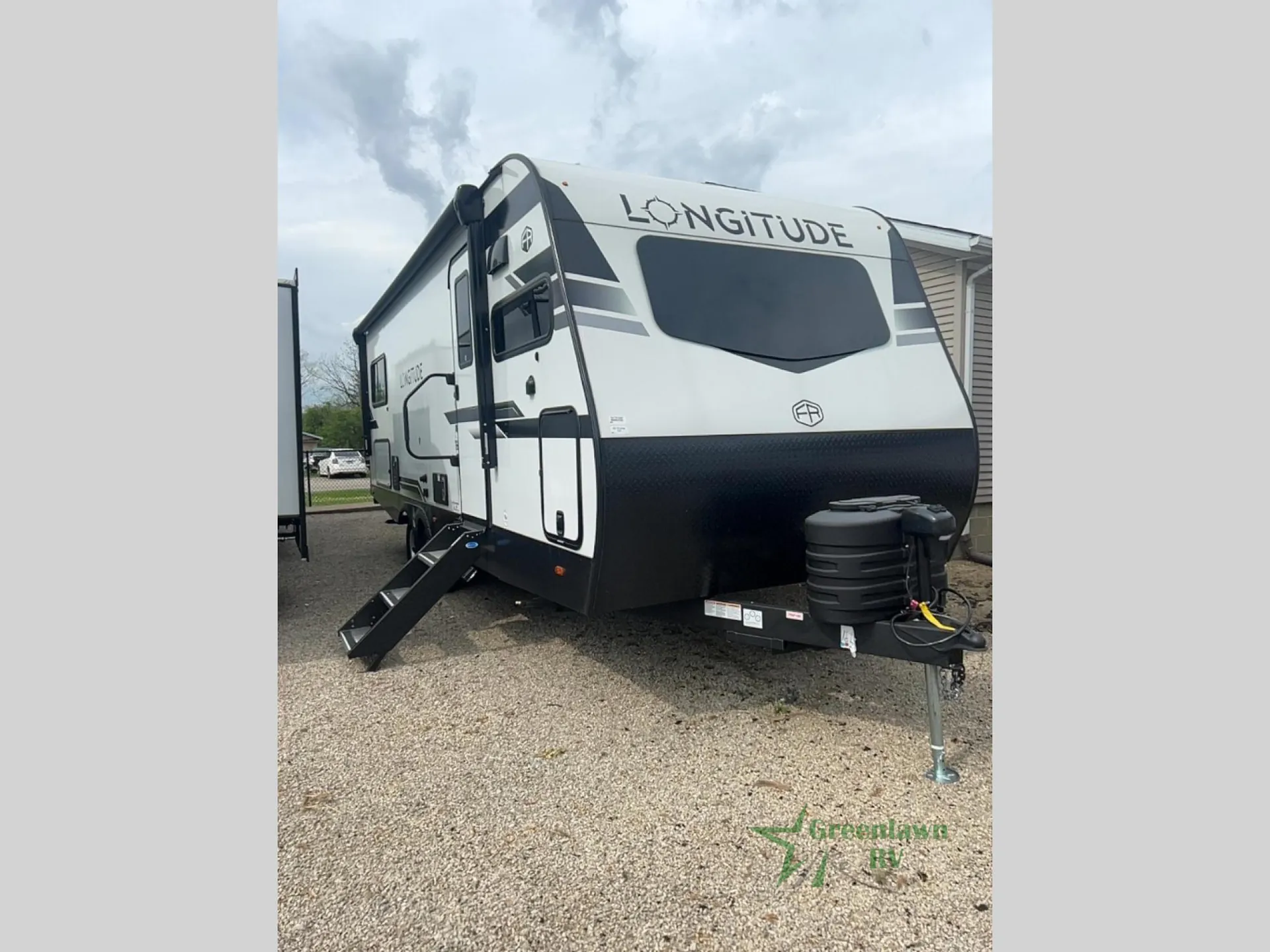 2026 East to West Longitude 230FK - Photo 2