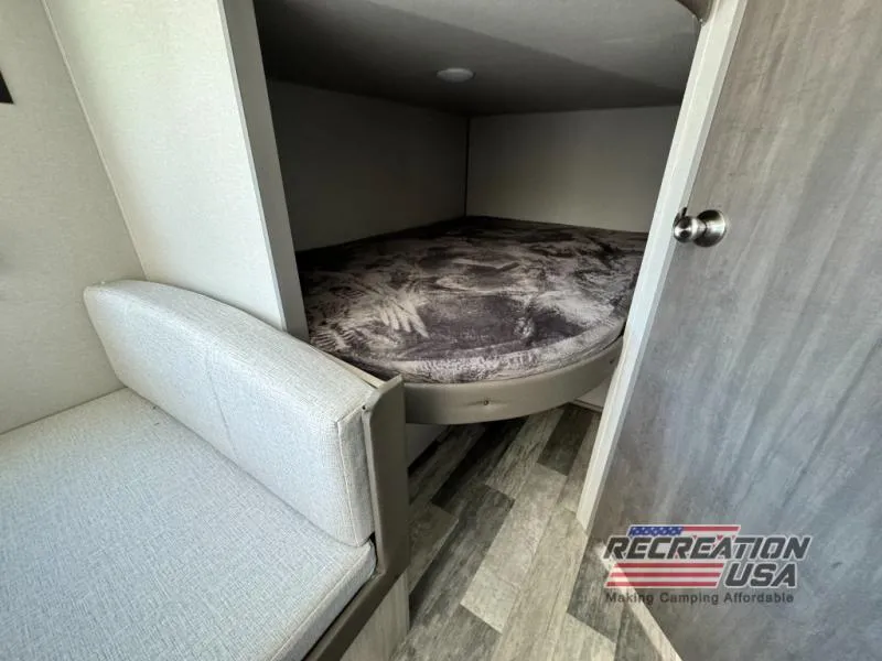 2025 Coachmen Catalina Summit Series 8 261BH - Photo 4