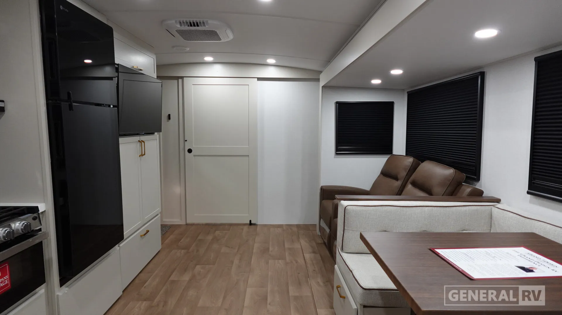 2027 Grand Design Imagine 2600RB - Photo 3