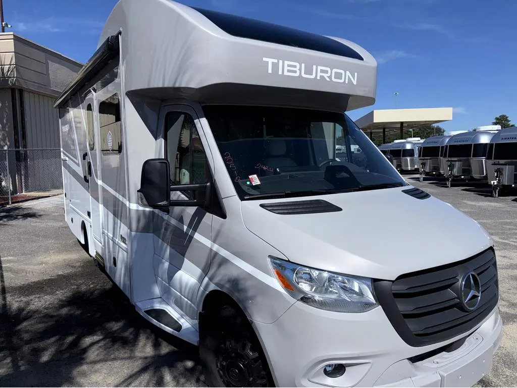 2026 Thor Motor Coach Tiburon 24RW - Photo 2