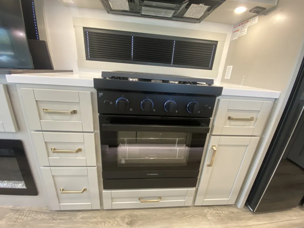 2026 Brinkley Model Z 297, Photos photo 22