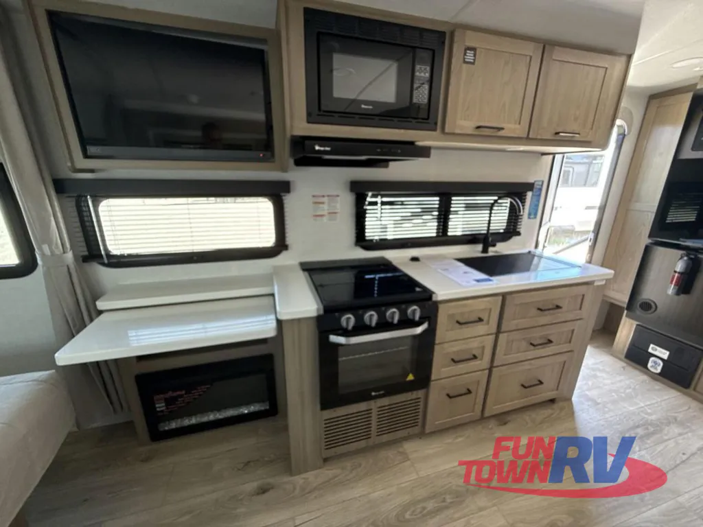 2027 Forest River Rockwood Mini Lite 2205S, Photos photo 11
