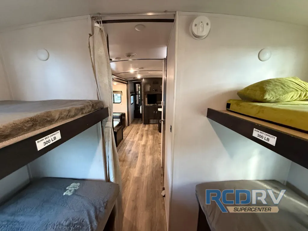 2019 Forest River Surveyor Legend 295QBLE, Photos photo 11