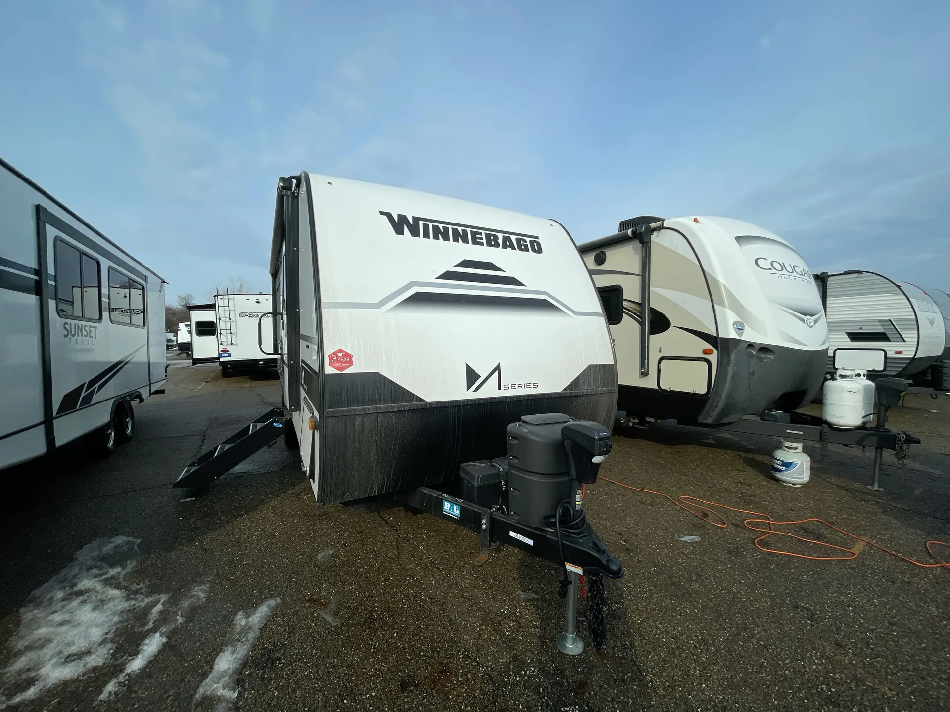 2025 Winnebago M-Series 2326MBBH - Photo 2