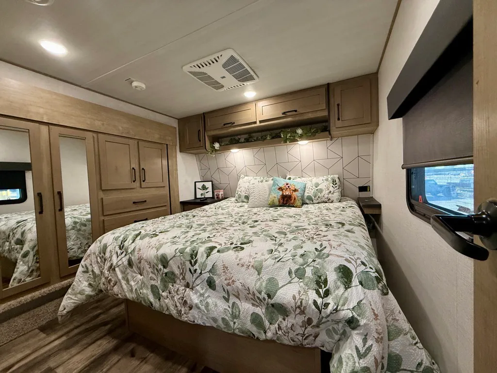 2022 Keystone Raptor 423, Photos photo 74