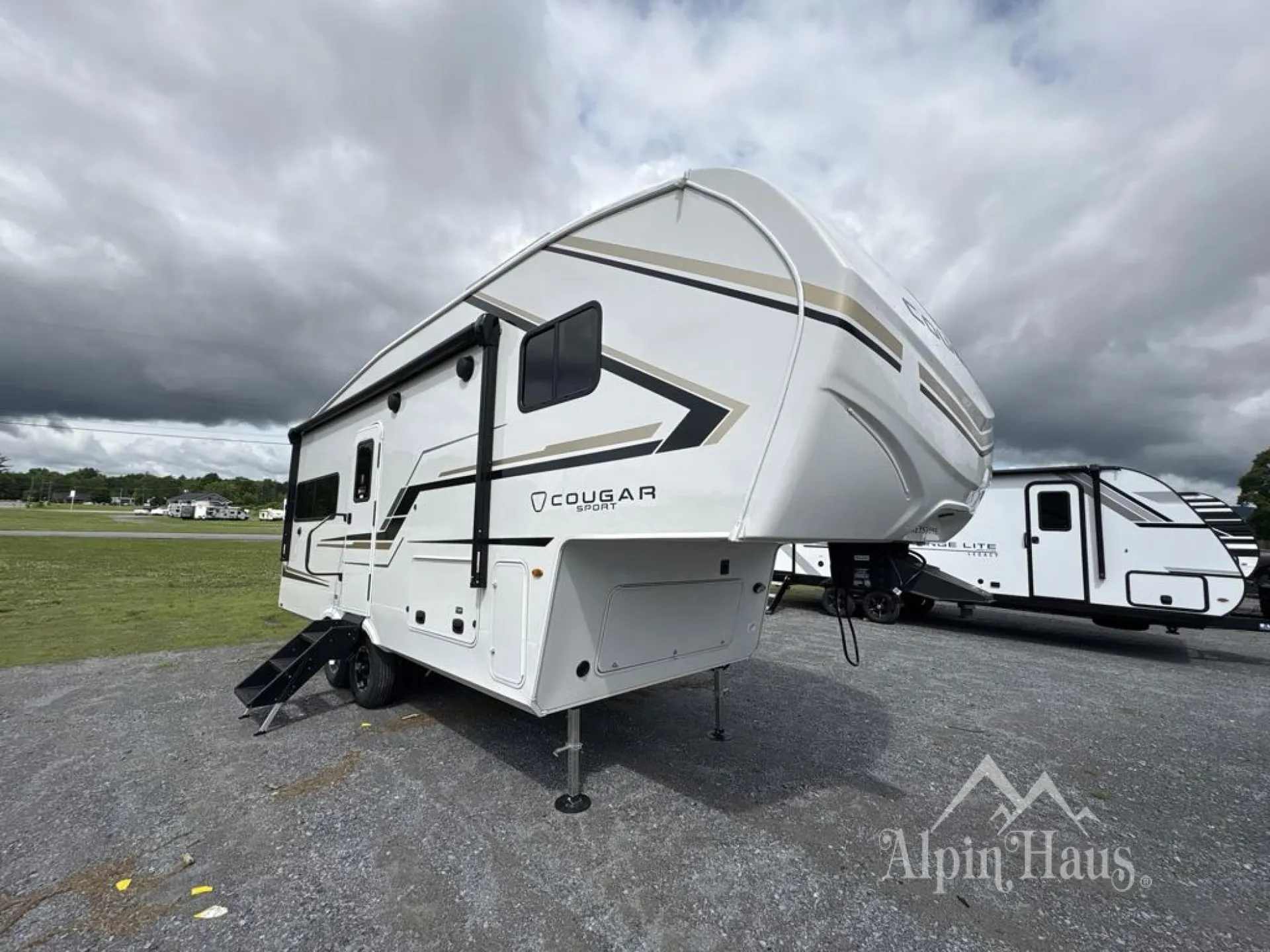 2027 Keystone RV Cougar Sport 2100ML - Photo 2