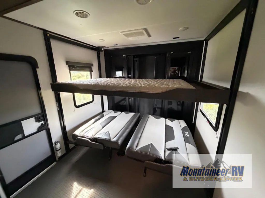 2021 Forest River XLR Hyperlite 3310, Photos photo 27