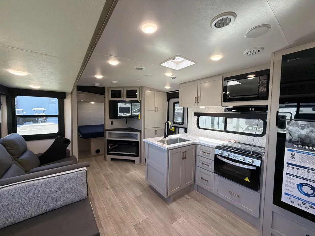 2027 Jayco Jay Feather 29BHB, Photos photo 15