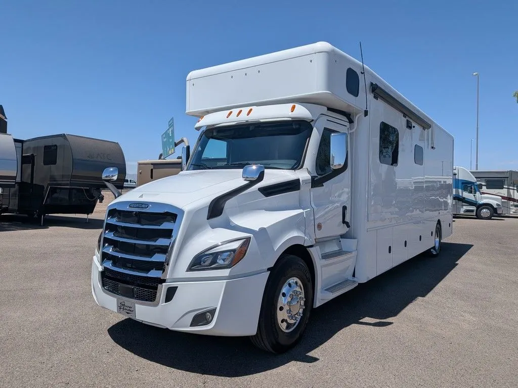 2026 Showhauler Motorhome Conversions Showhauler 28QTSSL - Photo 3