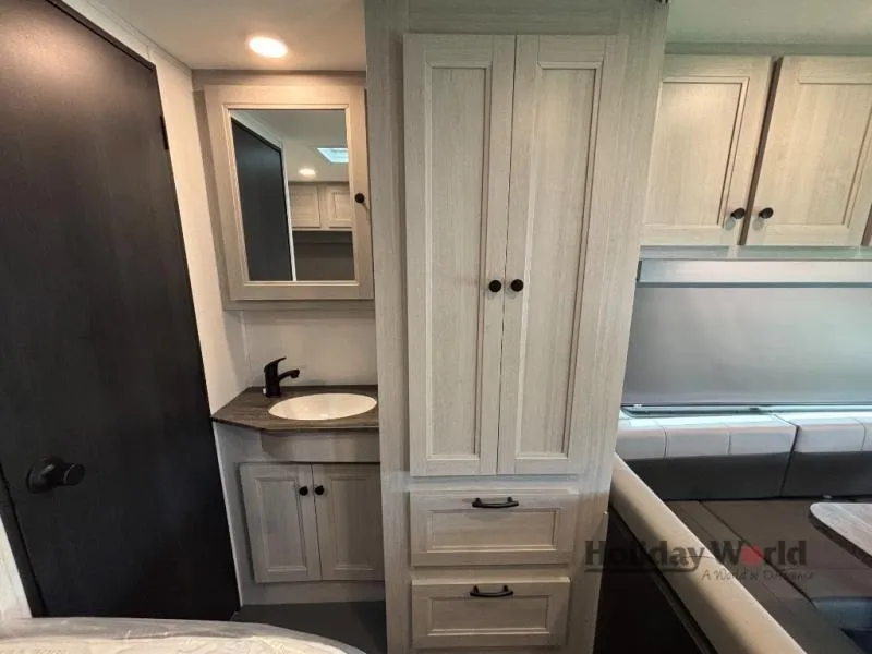 2026 Forest River Sunseeker LE 2350SLE FORD - Photo 4