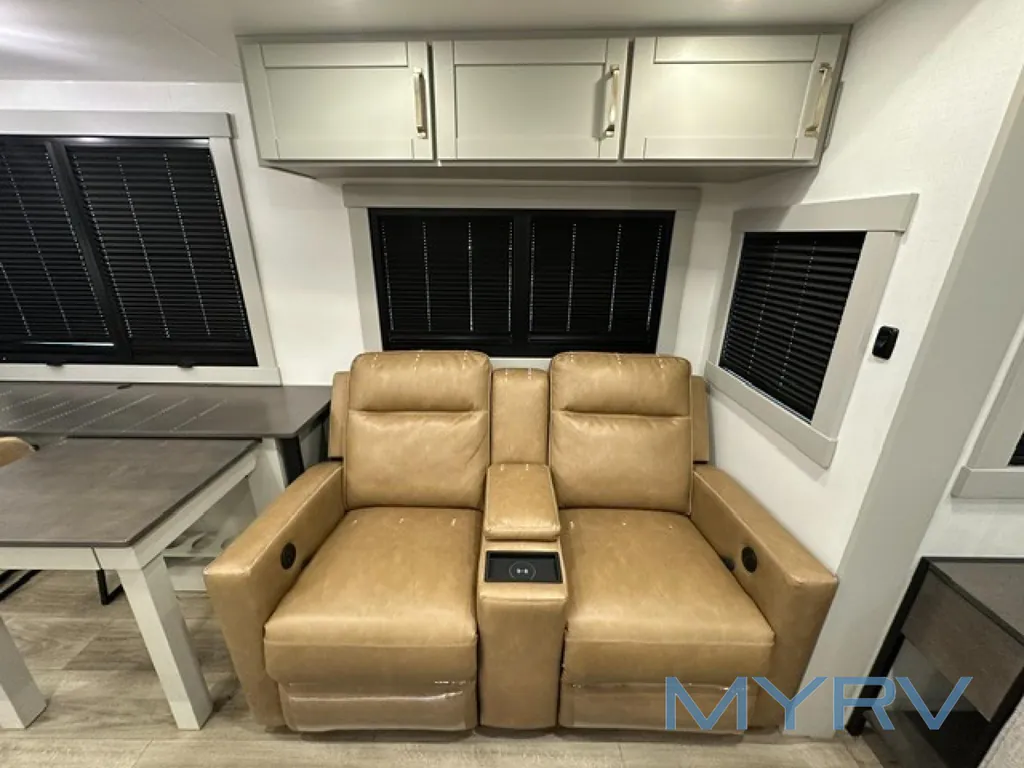 2025 Brinkley Model Z 3610, Photos photo 14