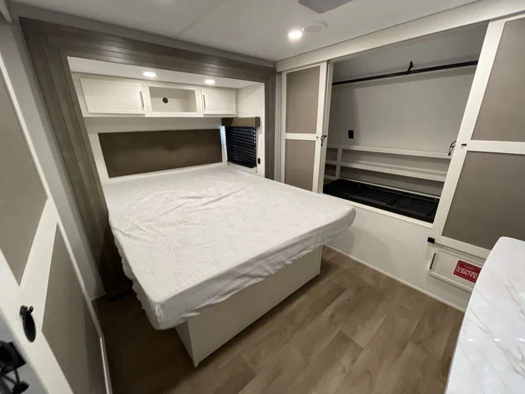 2027 Grand Design Transcend 335BHT, Photos photo 39
