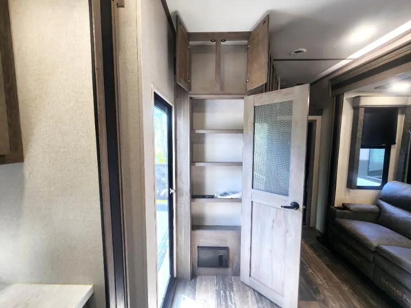 2021 Keystone Raptor 429, Photos photo 18