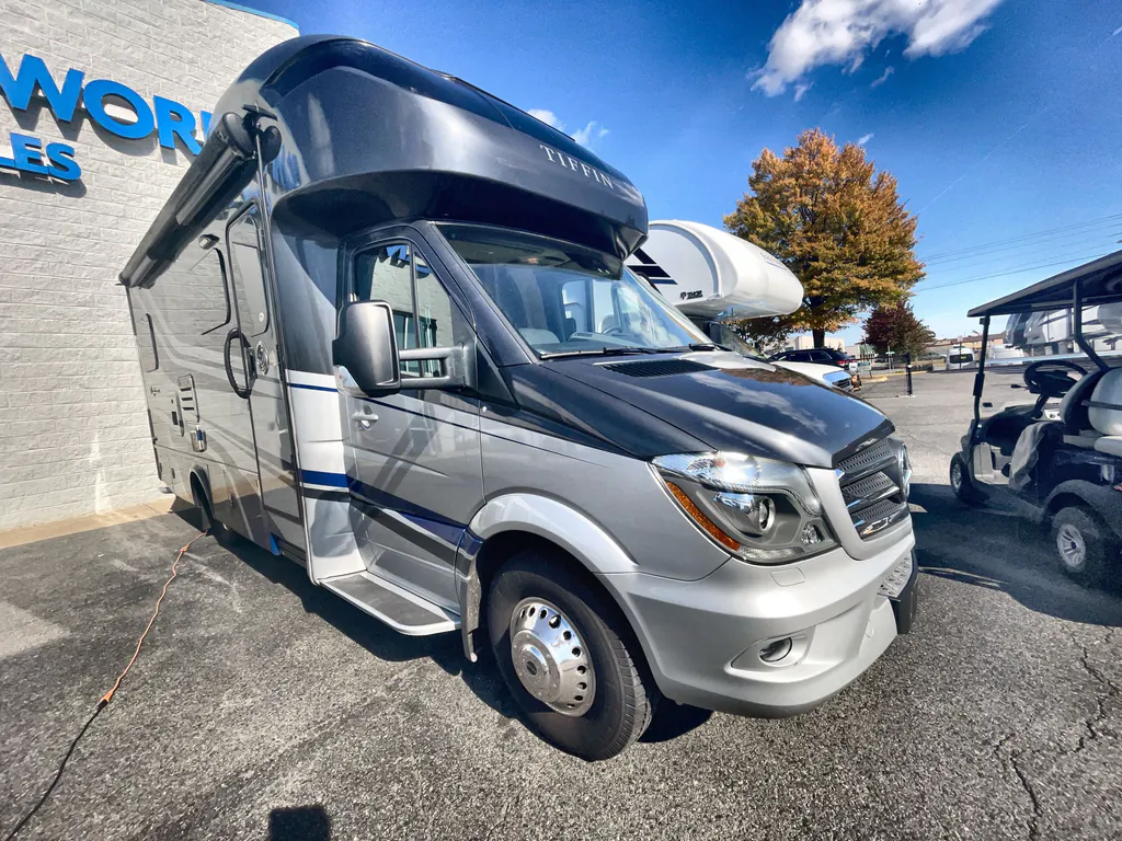 2019 Tiffin Wayfarer 25 QW, Photos photo 4