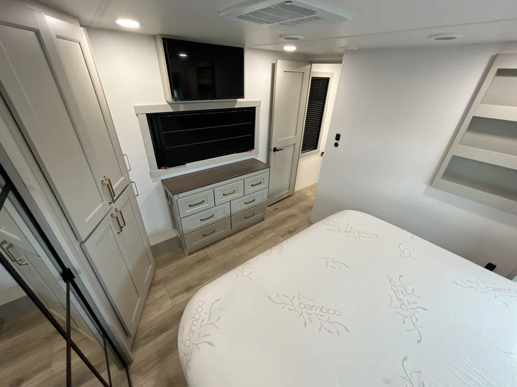 2024 Brinkley Model G 3500, Photos photo 16