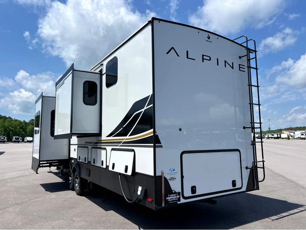 2025 Keystone Alpine 3820FK - Photo 4