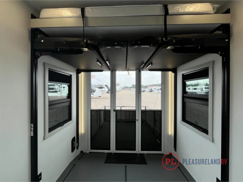 2026 Brinkley Model G 3970, Photos photo 9