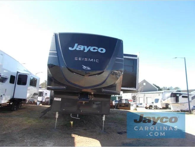 2026 Jayco Seismic 399 - Photo 3