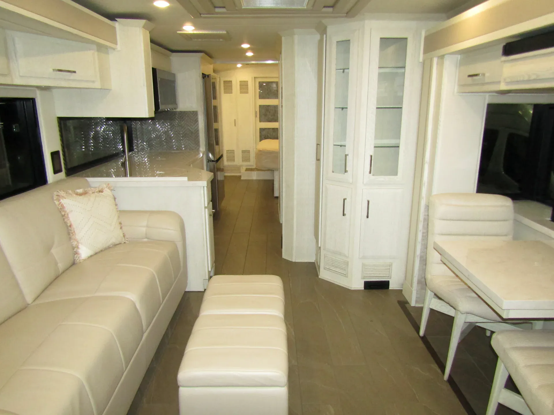 2023 Newmar New Aire 3545 - Photo 4