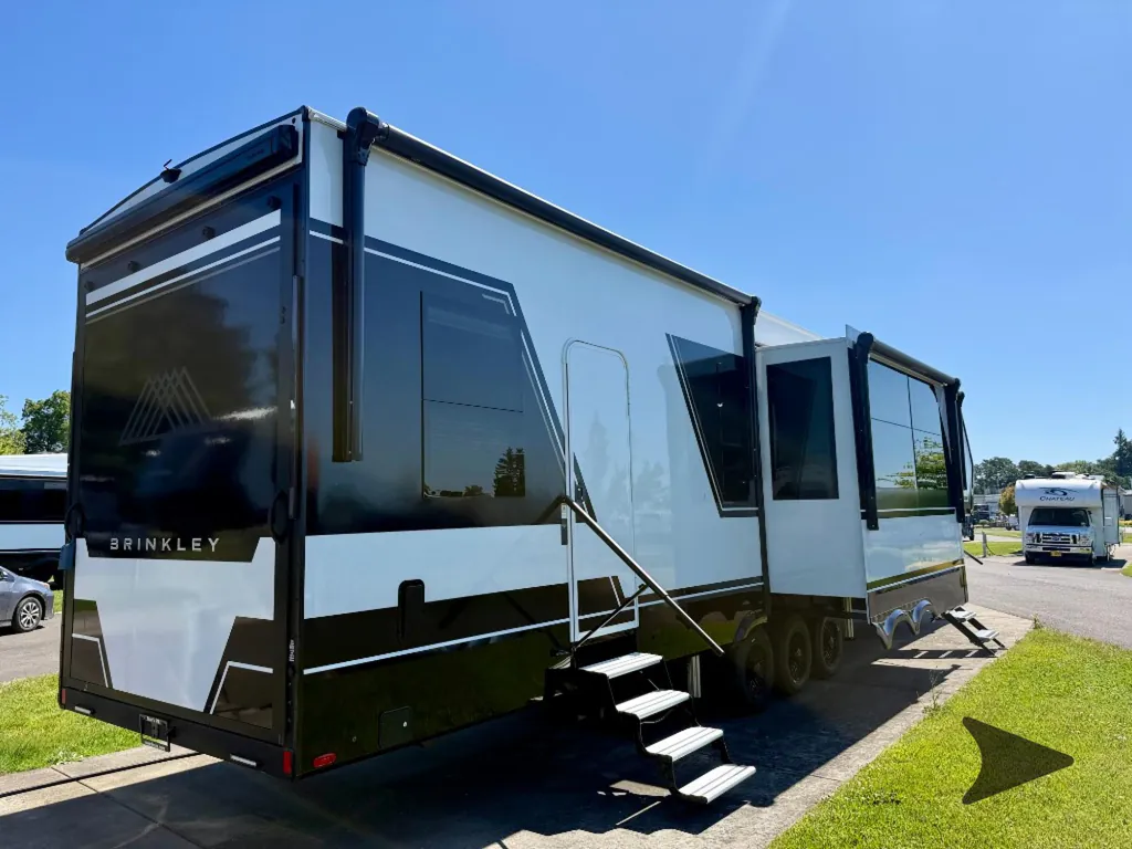 2026 Brinkley Model G 4100, Photos photo 11