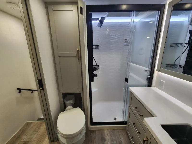 2025 Brinkley Model Z 3300, Photos photo 33
