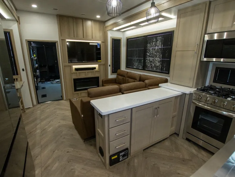 2026 Keystone Raptor 441, Photos photo 6