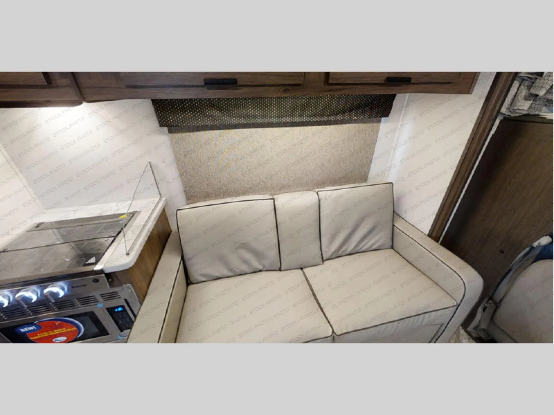 2023 Forest River Sunseeker LE 3250DSLE - Photo 4