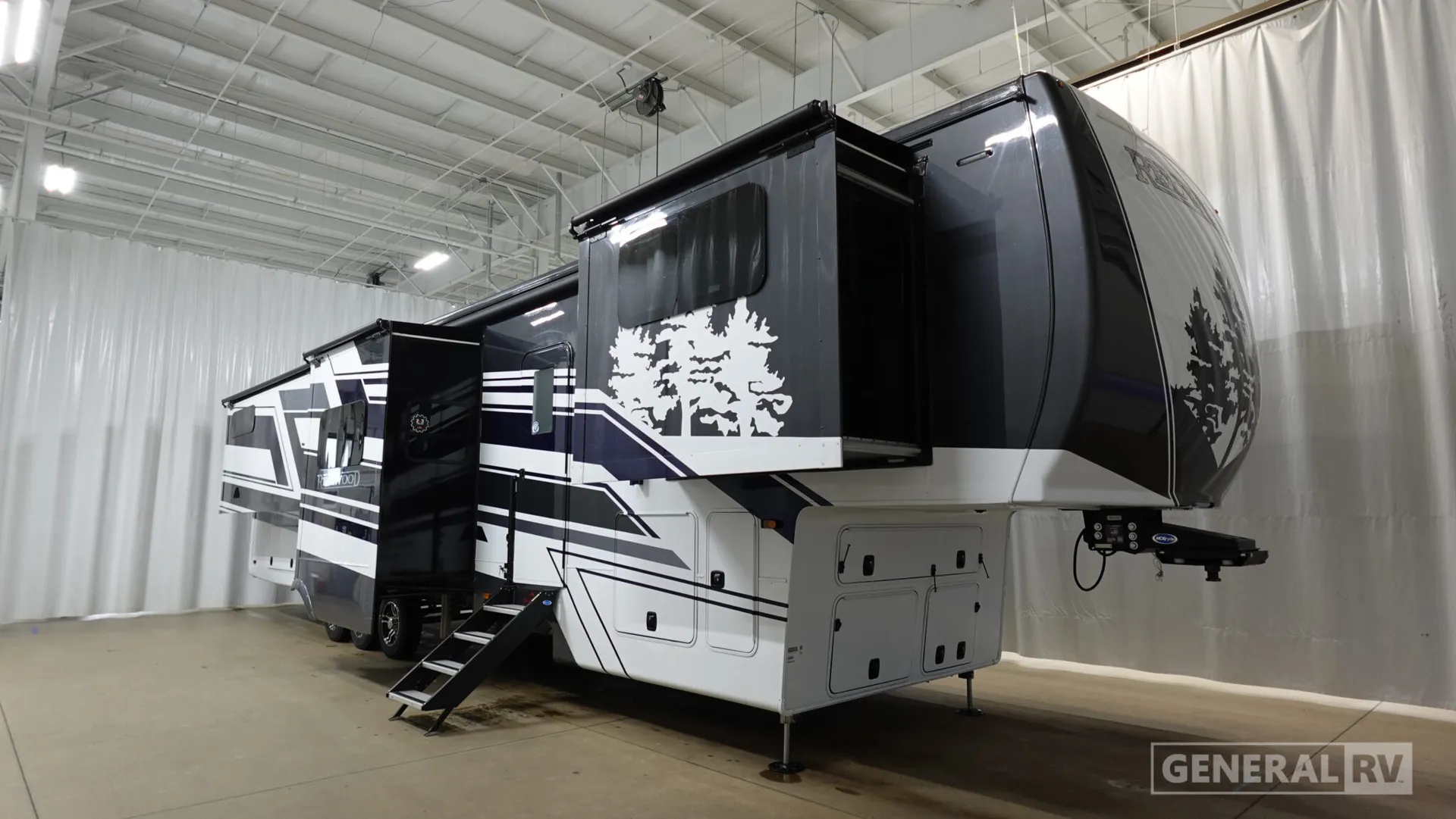 2026 Crossroads RV Redwood 420FL - Photo 2