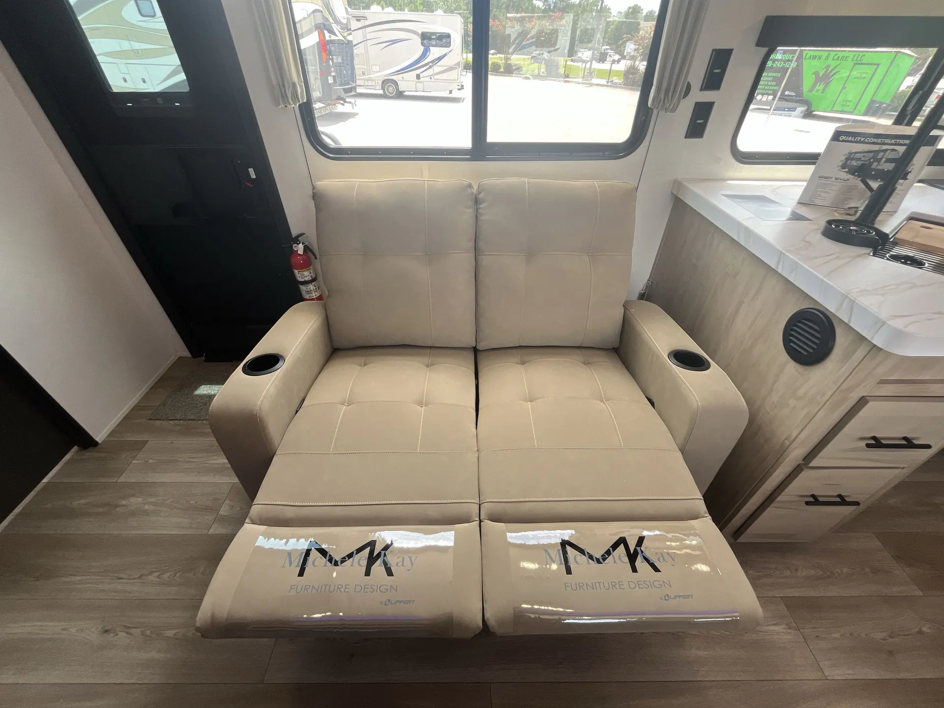 2027 Forest River Cherokee Grey Wolf 26SS — backside