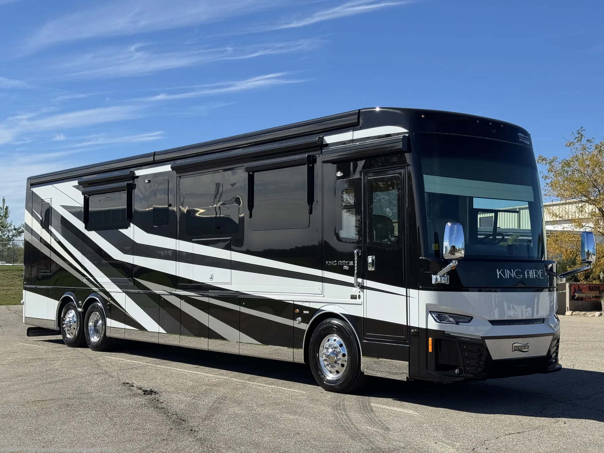 2021 Newmar King Aire 4531 - Photo 2