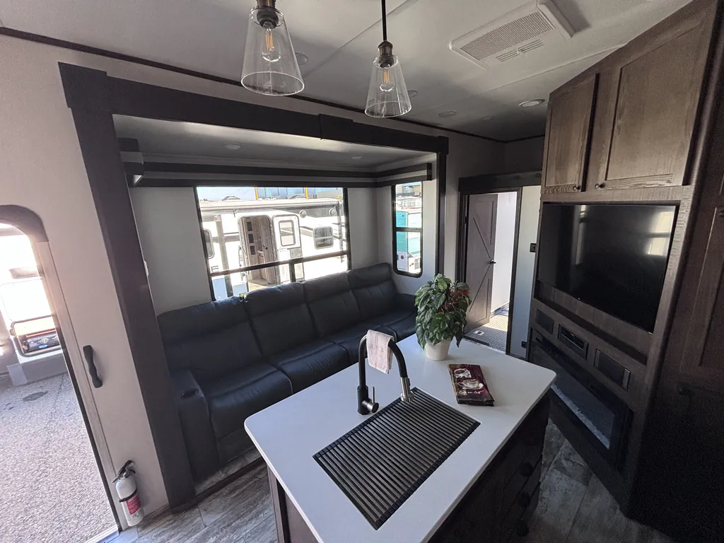 2022 Forest River XLR Nitro 35DK5, Photos photo 5