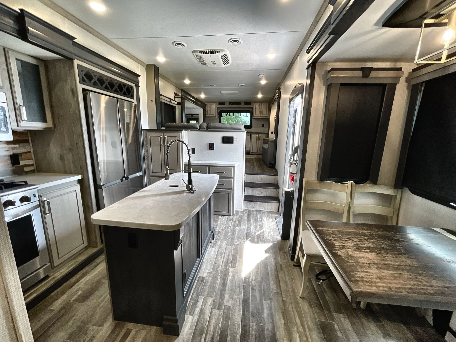 2022 Keystone Alpine 3712KB — living area main