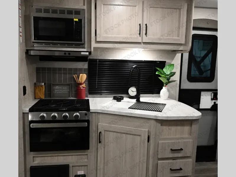 2026 Coachmen Catalina Legacy Edition 263BHSCK - Photo 4