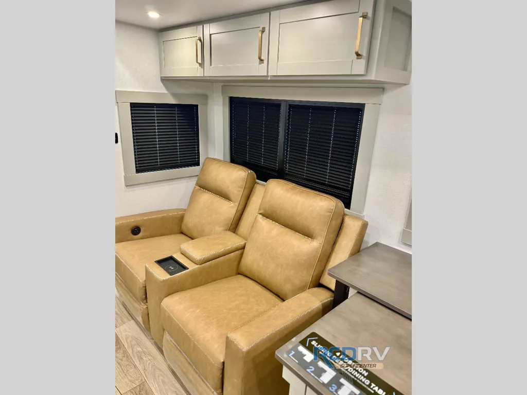 2026 Brinkley Model Z 3420, Photos photo 15
