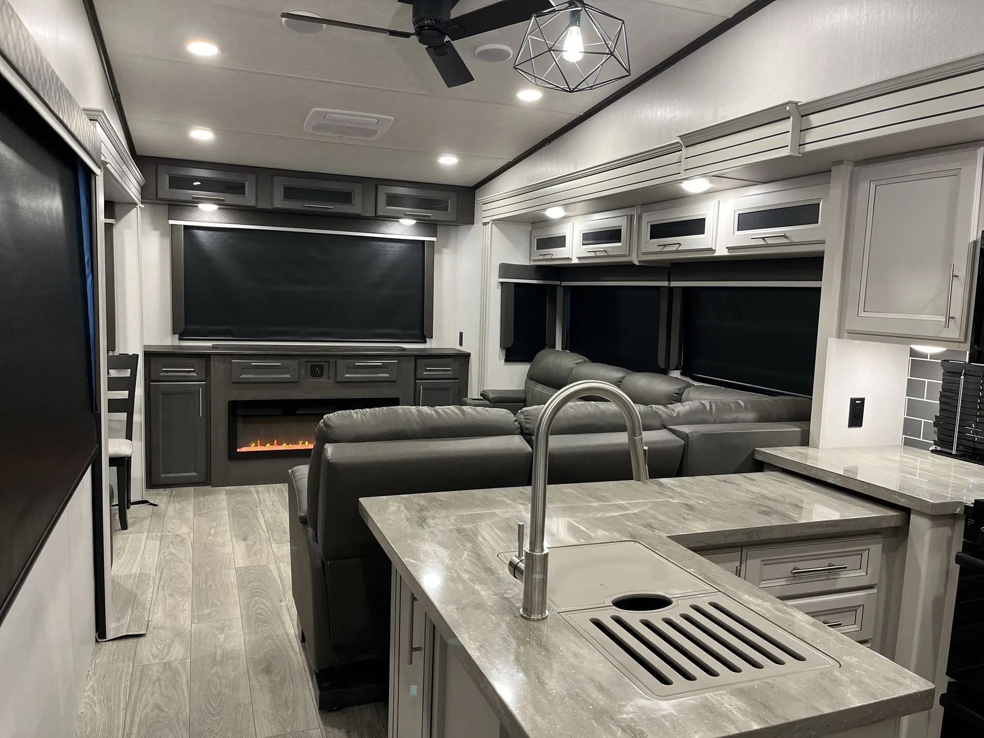 2025 Keystone Cougar 320RDS — living area main