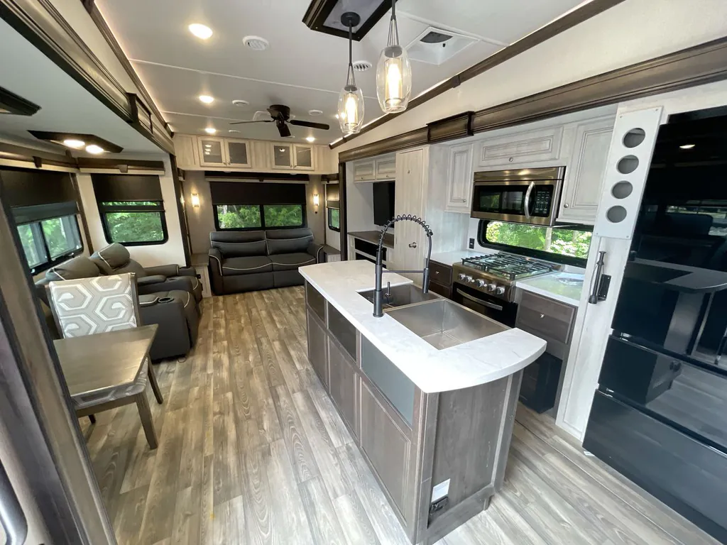 2023 Forest River Cardinal Luxury 380RLX, Photos photo 8