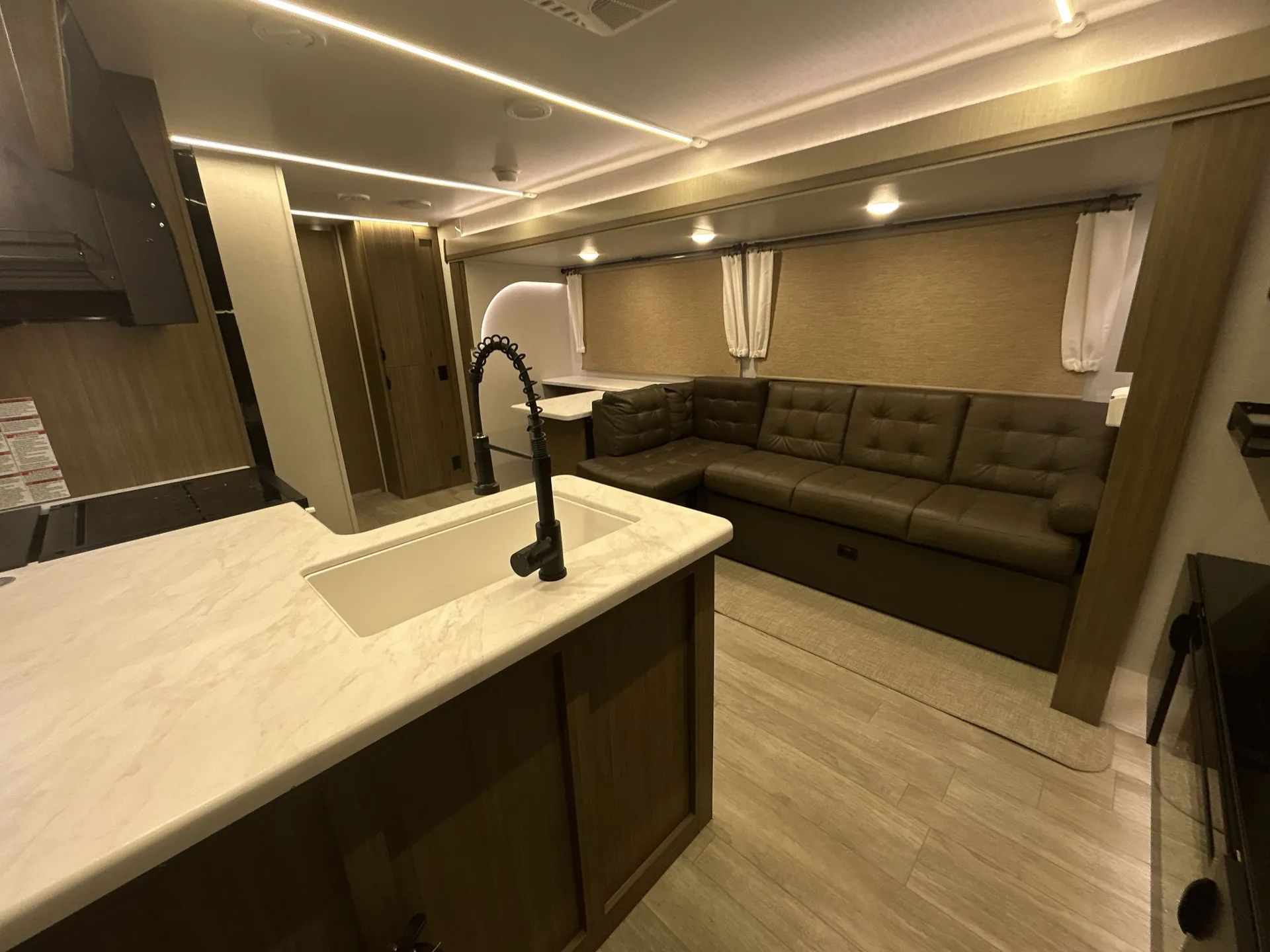 2025 Forest River Wildwood 31KQBTS — living area main