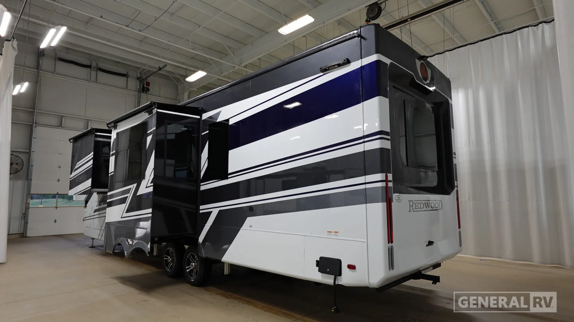 2027 Crossroads RV Redwood 401LK - Photo 4