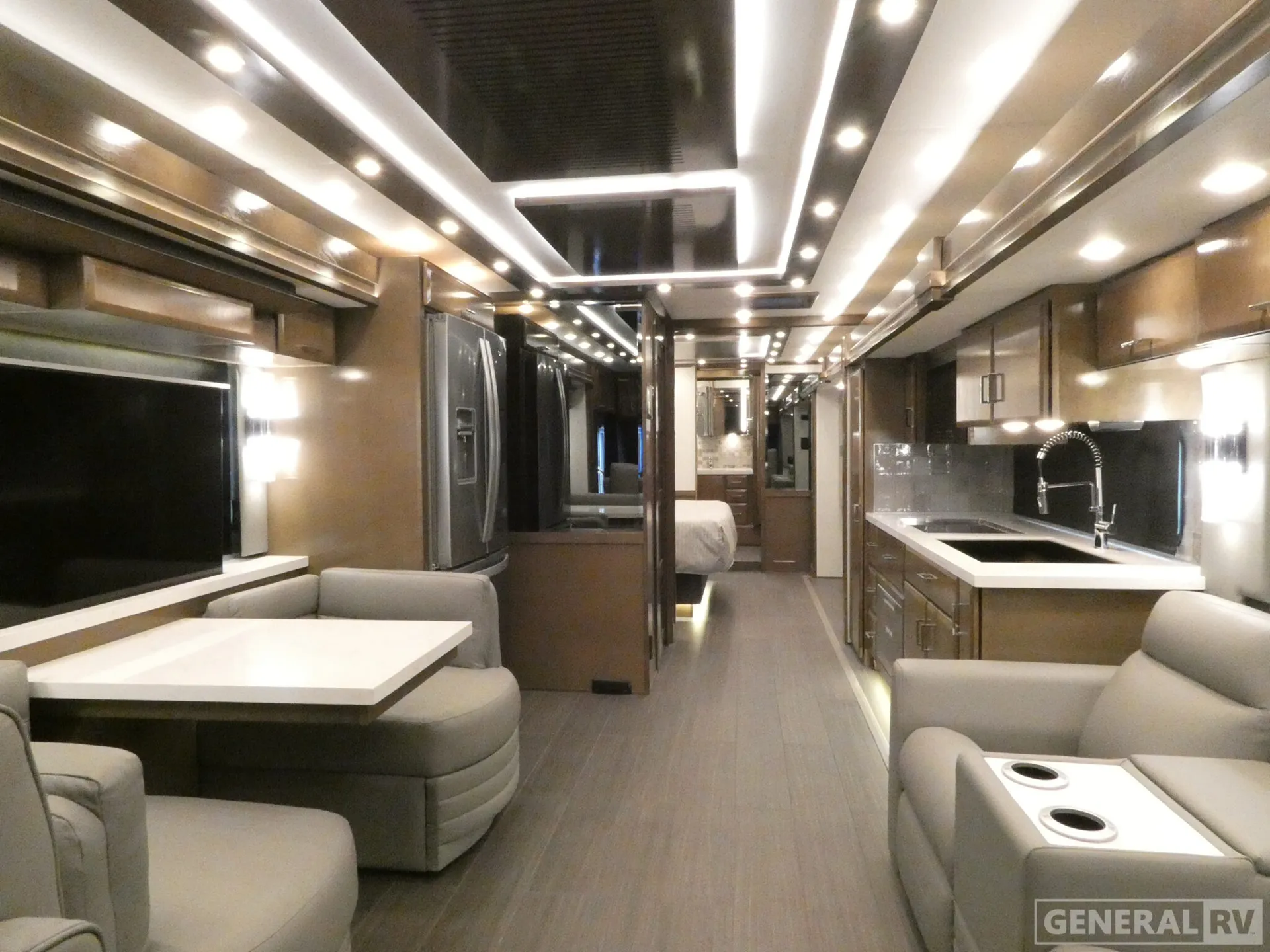 2026 Newmar Mountain Aire 3825 - Photo 3