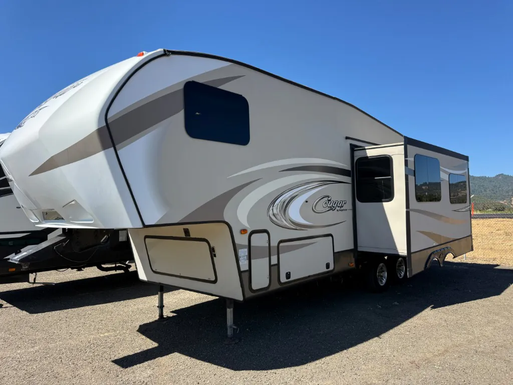 2017 Keystone RV Cougar Half-Ton Series 268RLSWE - Photo 2