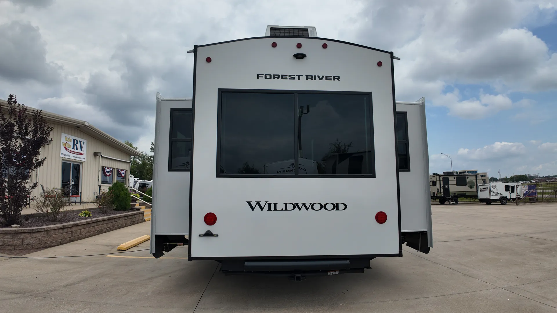2027 Forest River Wildwood Heritage Glen 286RL — Photo 6