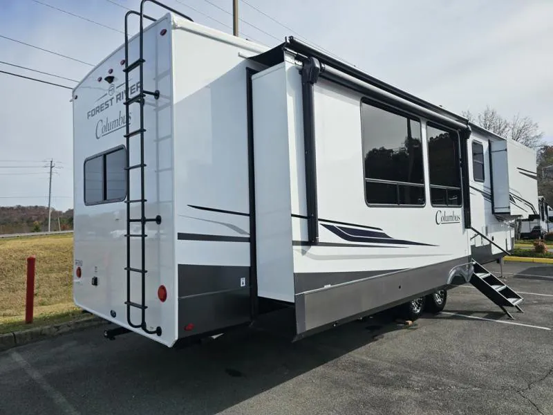 2026 Palomino Columbus 379MBL dealer photo 5 from A & L RV Sales
