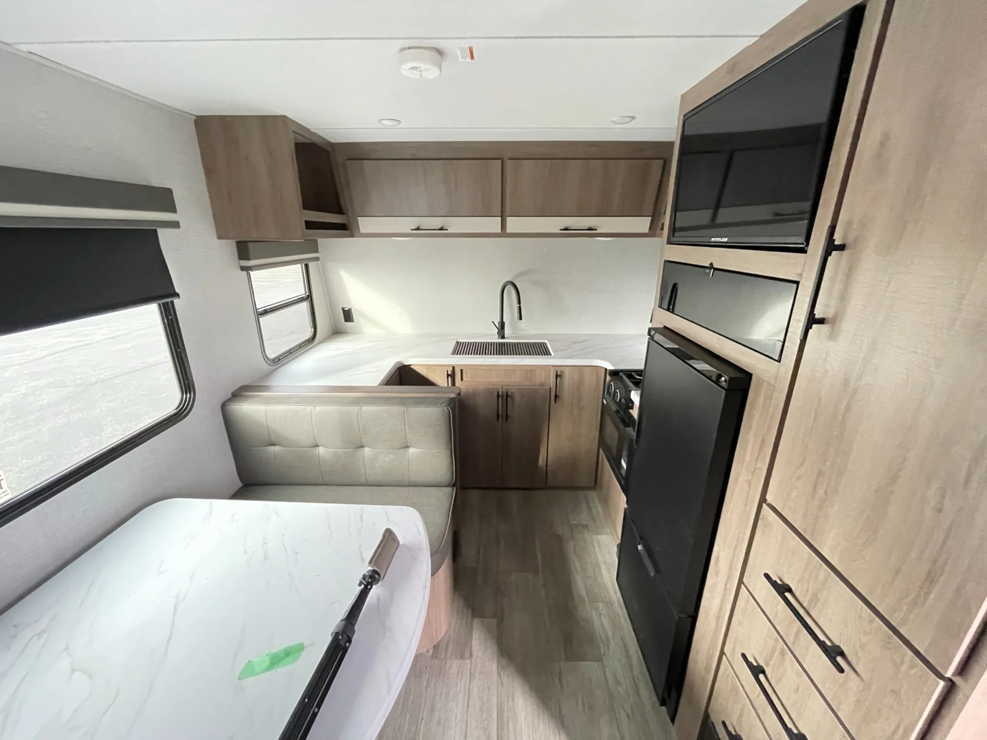2024 Grand Design Imagine AIM 15BH - Photo 2