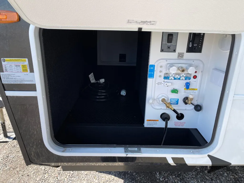 2026 Brinkley Model Z Air 297, Photos photo 29