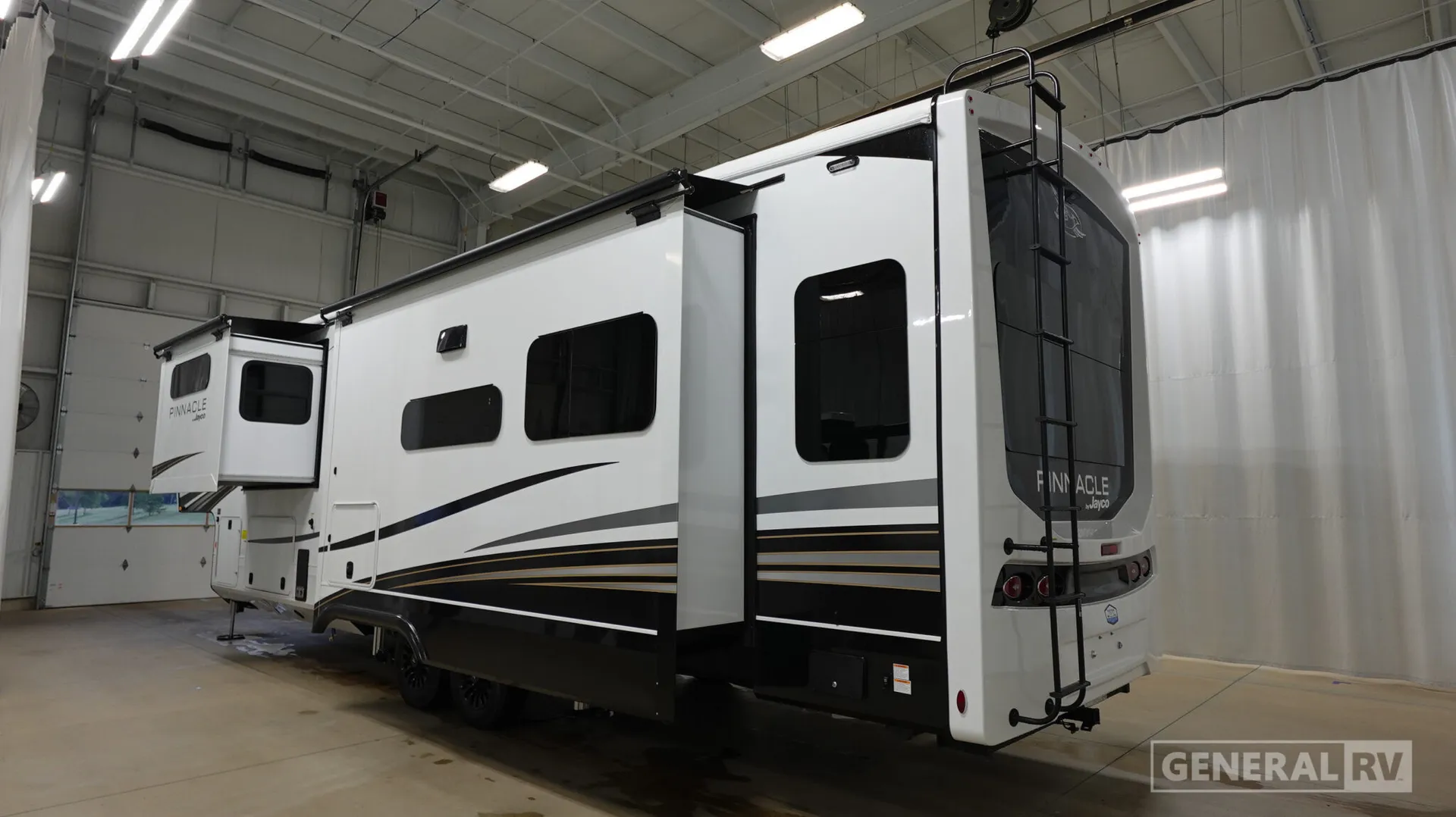 2027 Jayco Pinnacle 36FBTS - Photo 4