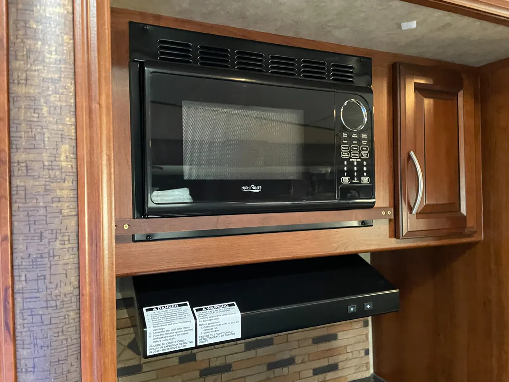 2014 Prime Time Crusader 295RST, Photos photo 13