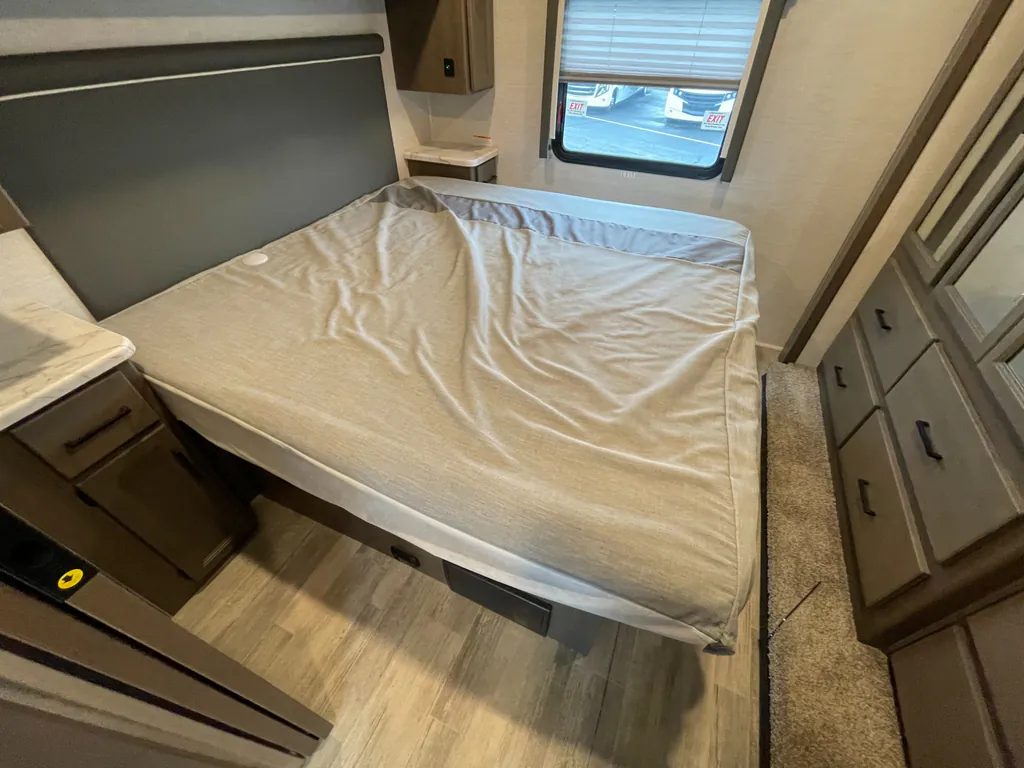 2024 Thor Motor Coach Freedom Traveler A29, Photos photo 3
