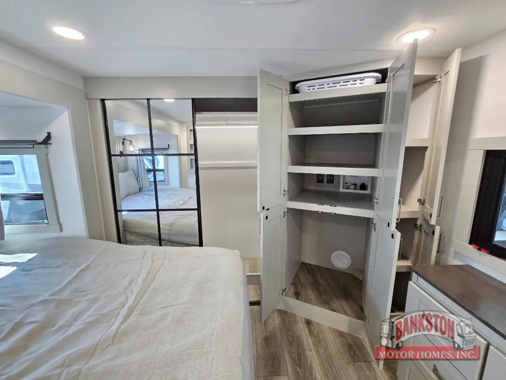 2027 Brinkley Model G 3970, Photos photo 42