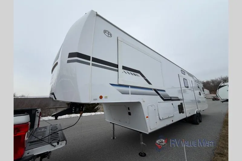 2026 Forest River Cherokee Arctic Wolf 3650SUITE - Photo 4