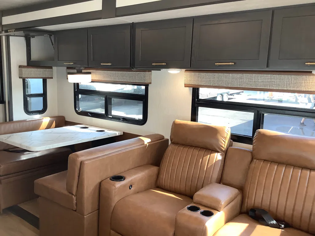 2027 Nexus Maximus 34MX, Photos photo 15